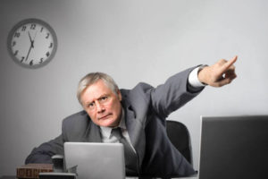 Baixar filmes no trabalho dá demissão por justa causa?