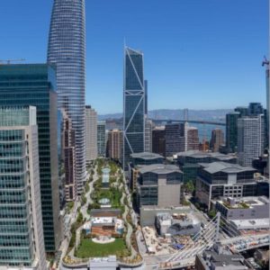 São Francisco cria parque suspenso no topo de terminal de ônibus