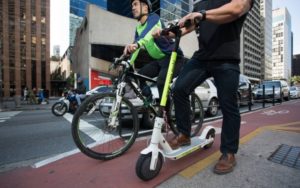 Patinetes elétricos é a febre do momento