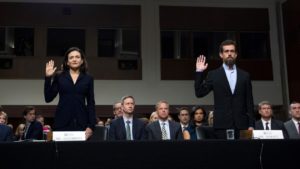 Twitter e Facebook no banco dos réus