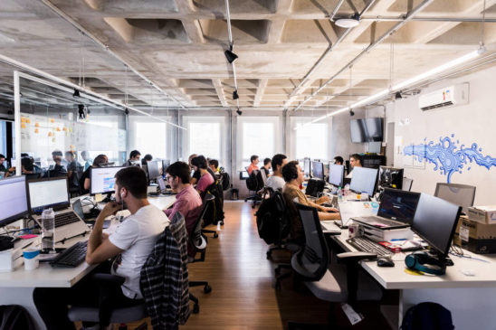 Empresas brasileiras dispensam o diploma na hora de contratar