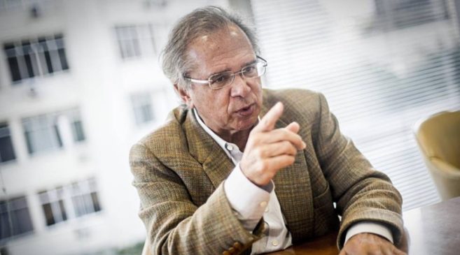 Procuradoria investiga Paulo Guedes sob suspeita de fraude