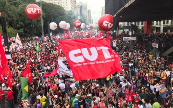 CUT se afunda na maior crise sindical da história